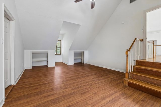 5152 Huckleberry Circle, Houston, TX 77056