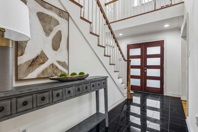 5152 Huckleberry Circle, Houston, TX 77056