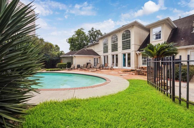 5152 Huckleberry Circle, Houston, TX 77056