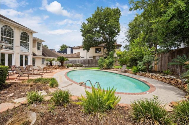 5152 Huckleberry Circle, Houston, TX 77056