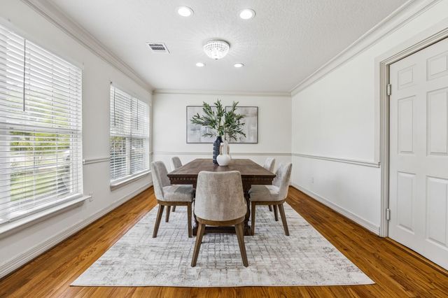 5152 Huckleberry Circle, Houston, TX 77056