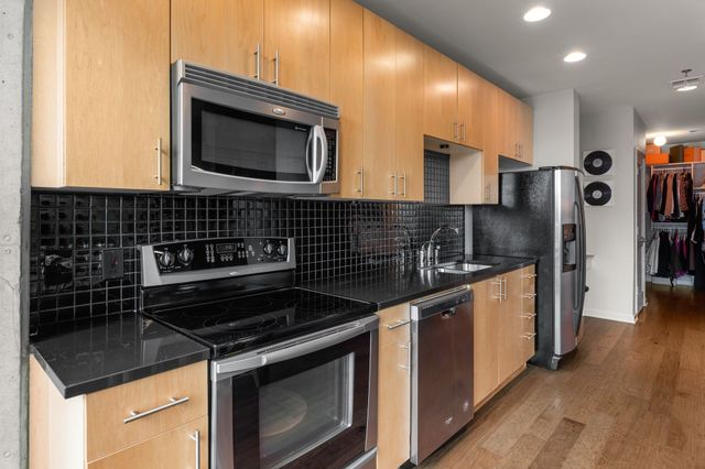 415 Church St Apt 1210, Nashville, TN 37219