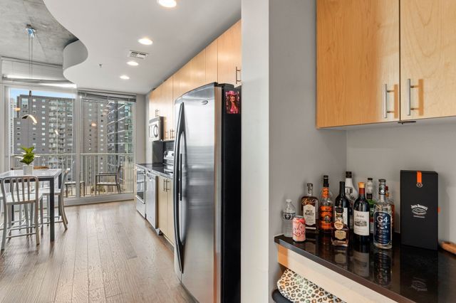 415 Church St Apt 1210, Nashville, TN 37219