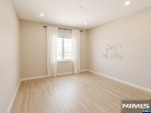 3418 City Place 3418, Edgewater, NJ 07020