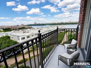 3418 City Place 3418, Edgewater, NJ 07020