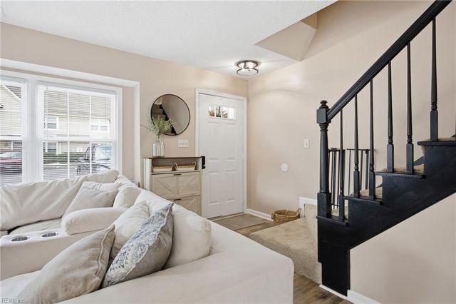 700 New River Ct Apt C, Chesapeake, VA 23320