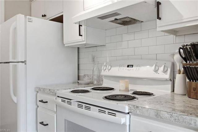 700 New River Ct Apt C, Chesapeake, VA 23320