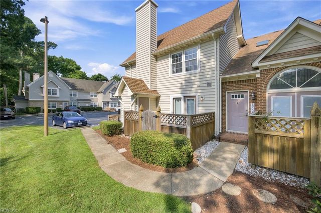 700 New River Ct Apt C, Chesapeake, VA 23320