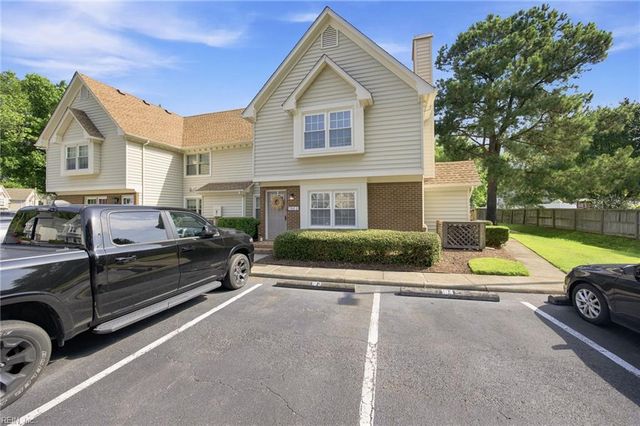 700 New River Ct Apt C, Chesapeake, VA 23320