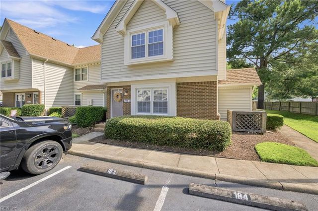 700 New River Ct Apt C, Chesapeake, VA 23320