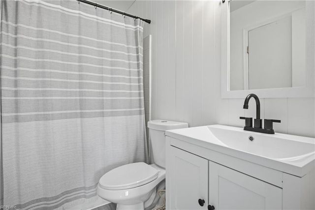 700 New River Ct Apt C, Chesapeake, VA 23320