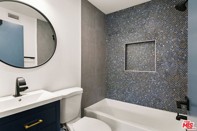 2918 HAUSER Boulevard 1, Los Angeles, CA 90016