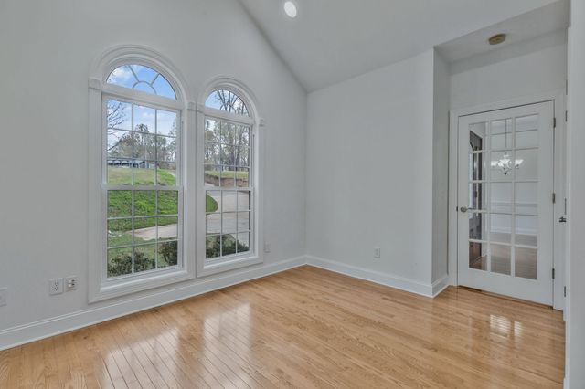 282 Owl Hollow Ln, Winchester, TN 37398