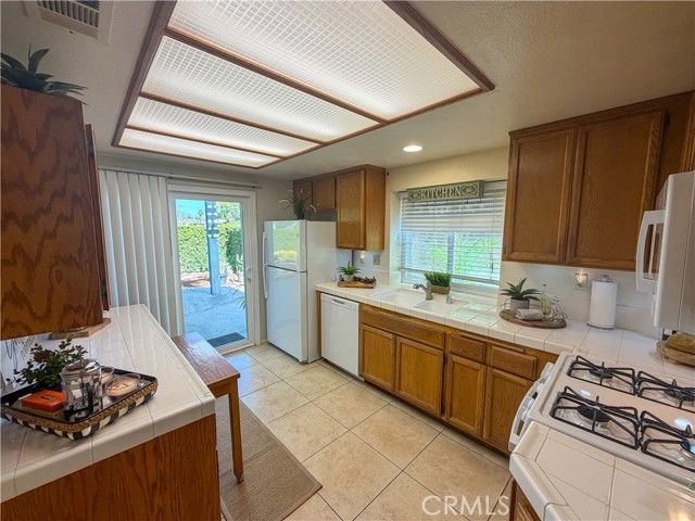 2720 E Walnut 73, Orange, CA 92867