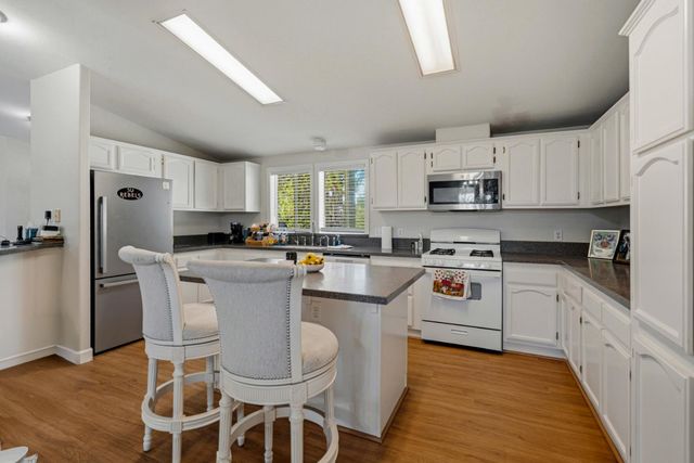 18551 Button Down Ln, Mokelumne Hill, CA 95245
