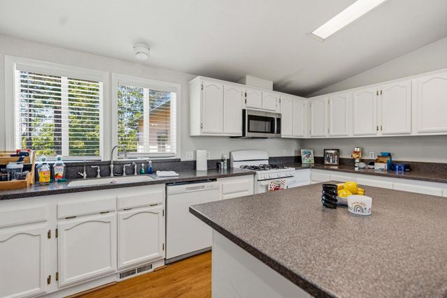 18551 Button Down Ln, Mokelumne Hill, CA 95245