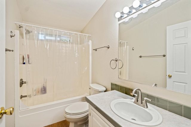 18551 Button Down Ln, Mokelumne Hill, CA 95245