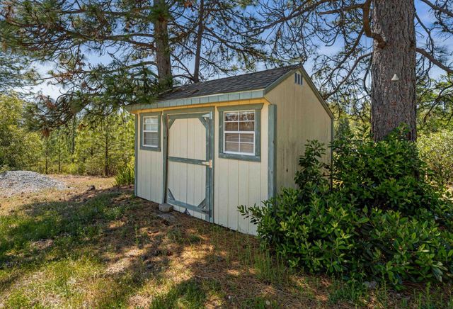18551 Button Down Ln, Mokelumne Hill, CA 95245