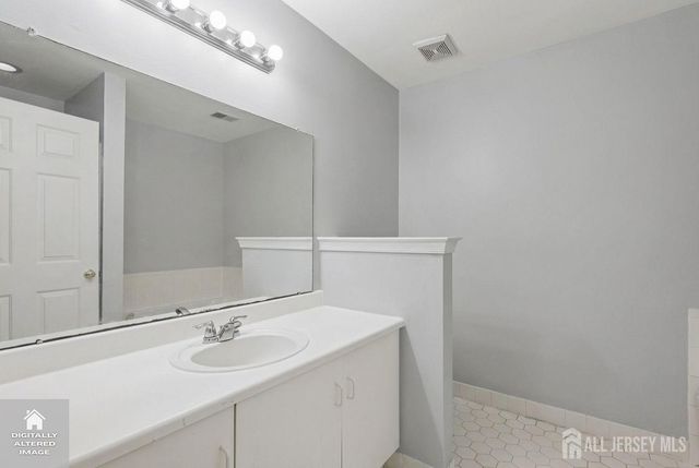 1608 Cypress Lane 8, East Brunswick, NJ 08816