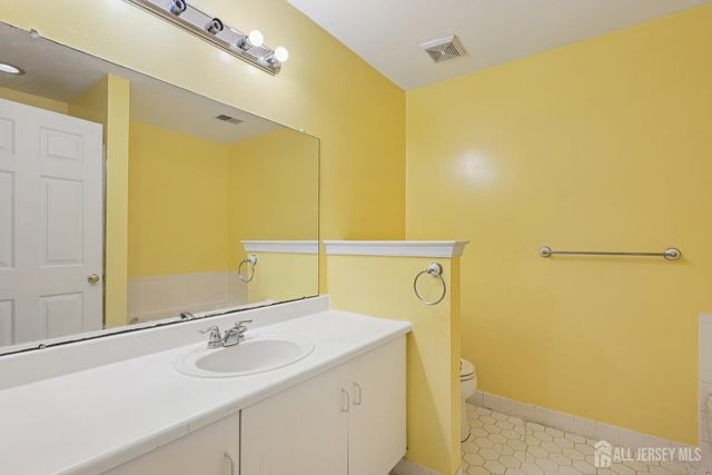 1608 Cypress Lane 8, East Brunswick, NJ 08816