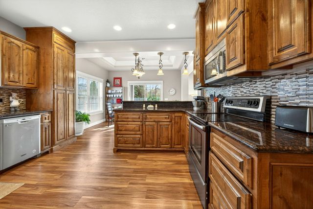 3764 Calle Vista Drive, Medford, OR 97504