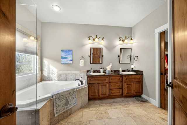 3764 Calle Vista Drive, Medford, OR 97504