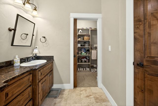 3764 Calle Vista Drive, Medford, OR 97504