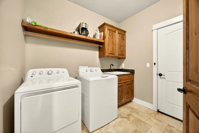 3764 Calle Vista Drive, Medford, OR 97504