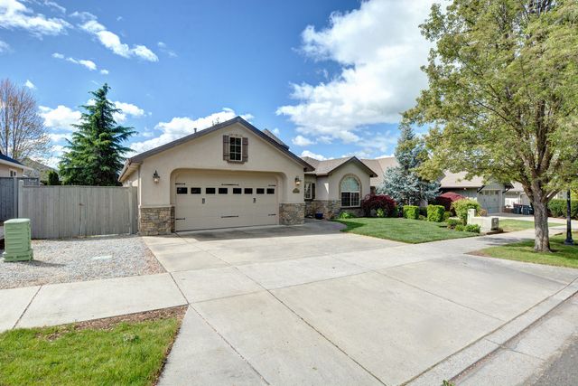 3764 Calle Vista Drive, Medford, OR 97504