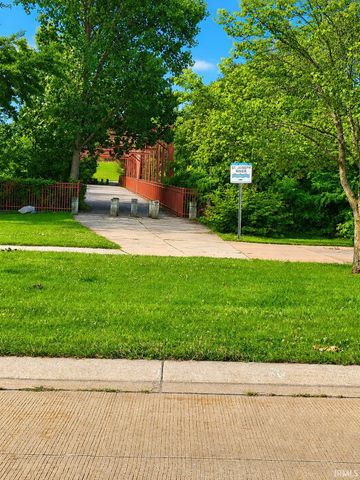 1318 W Darden Road, South Bend, IN 46628