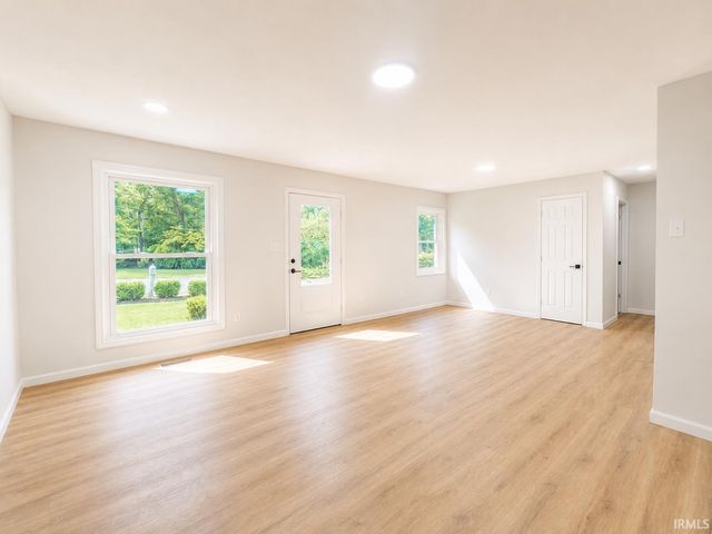 1318 W Darden Road, South Bend, IN 46628