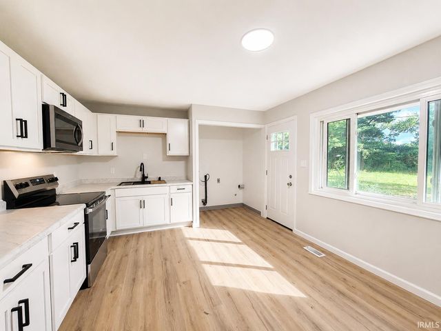 1318 W Darden Road, South Bend, IN 46628