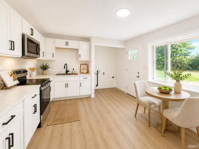1318 W Darden Road, South Bend, IN 46628