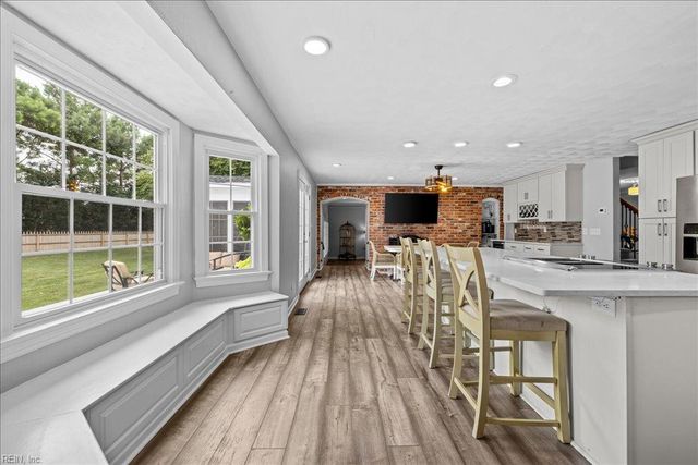 1904 Thomas Bishop CT, Virginia Beach, VA 23454