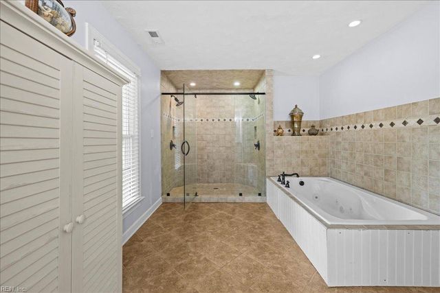 1904 Thomas Bishop CT, Virginia Beach, VA 23454