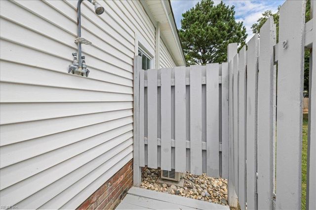 1904 Thomas Bishop CT, Virginia Beach, VA 23454