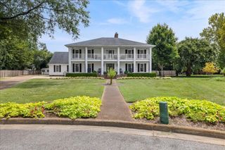 1904 Thomas Bishop CT, Virginia Beach, VA 23454