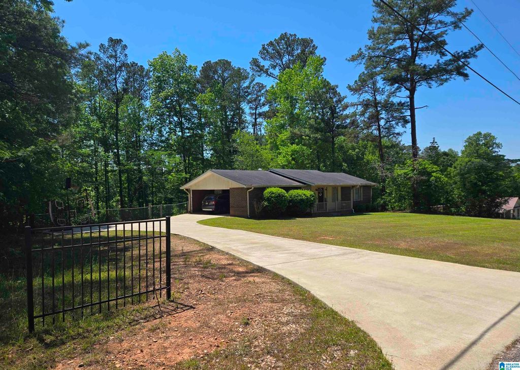 415 ELIZABETH DRIVE, Roanoke, AL 36274