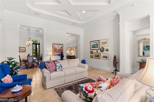 2234 Aberdeen CT, Naples, FL 34105