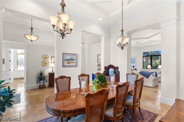 2234 Aberdeen CT, Naples, FL 34105