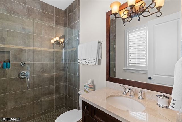 2234 Aberdeen CT, Naples, FL 34105