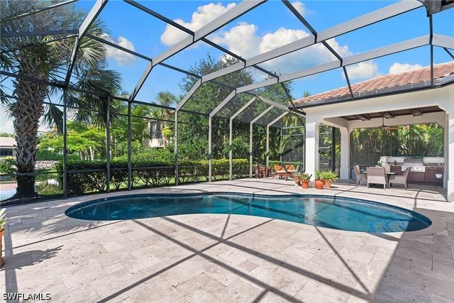 2234 Aberdeen CT, Naples, FL 34105
