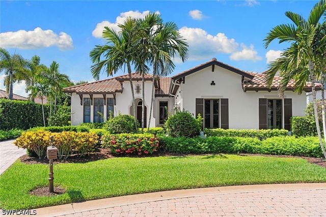 2234 Aberdeen CT, Naples, FL 34105