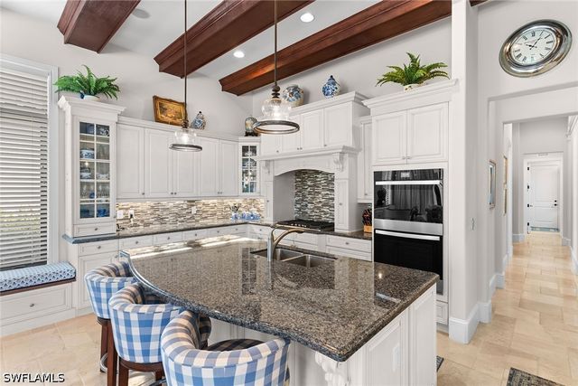 2234 Aberdeen CT, Naples, FL 34105