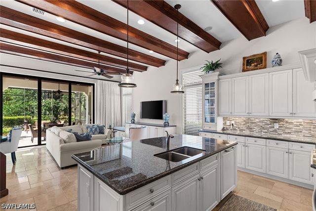 2234 Aberdeen CT, Naples, FL 34105