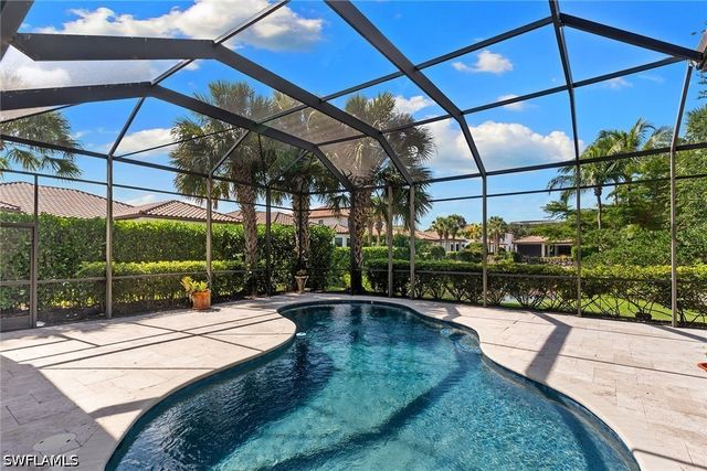 2234 Aberdeen CT, Naples, FL 34105