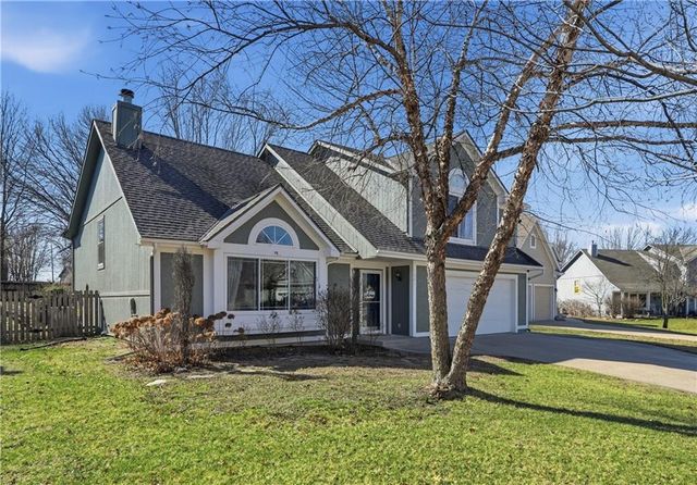 1001 N 2nd Street E, Louisburg, KS 66053