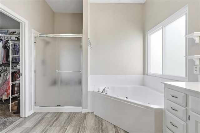 1001 N 2nd Street E, Louisburg, KS 66053