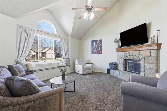 1001 N 2nd Street E, Louisburg, KS 66053