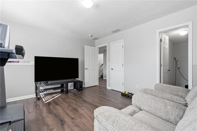 1001 N 2nd Street E, Louisburg, KS 66053